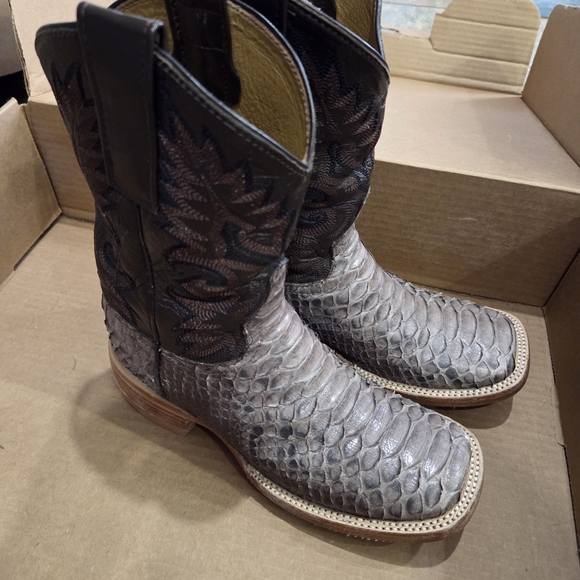 Python Skin Boots and Matching belt - Picture 5 of 6
